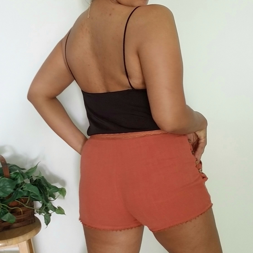 ON THE EDGE RUSTY LACE DETAIL SHORTS - Picture 12 of 15